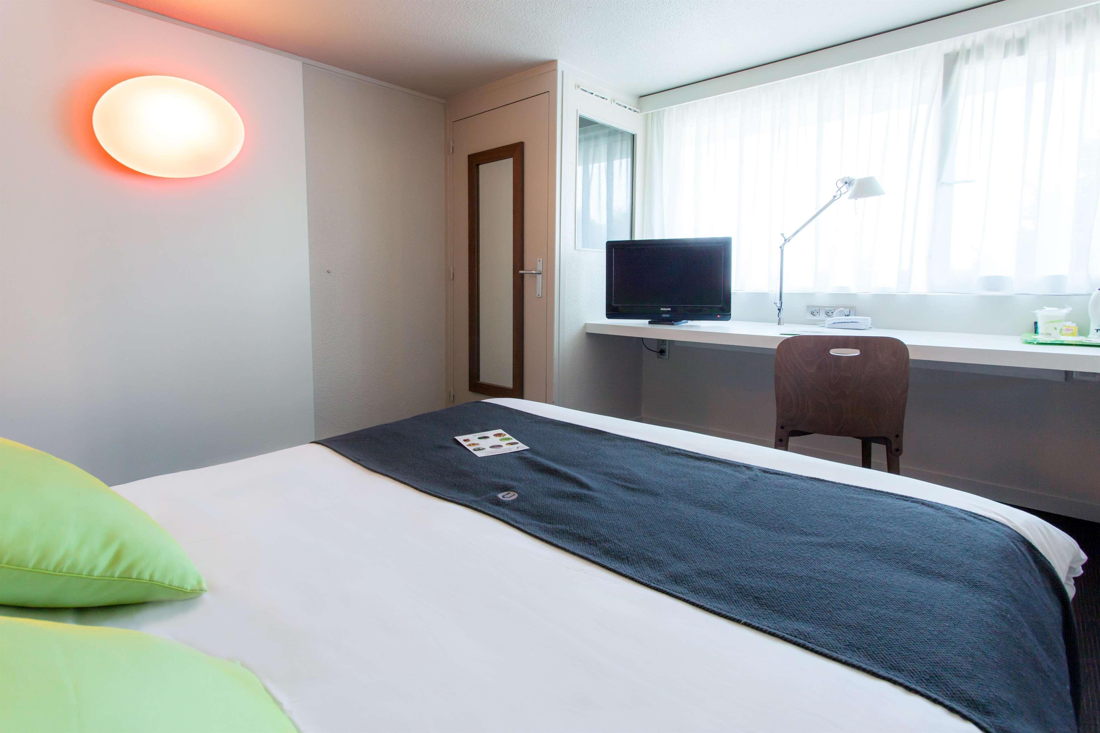 Campanile Saint-Malo ~ Saint-Jouan-Des-Guerets Hotel Bagian luar foto